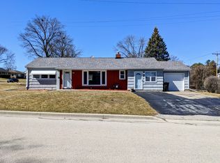 3919 S 45th St, Greenfield, WI 53220