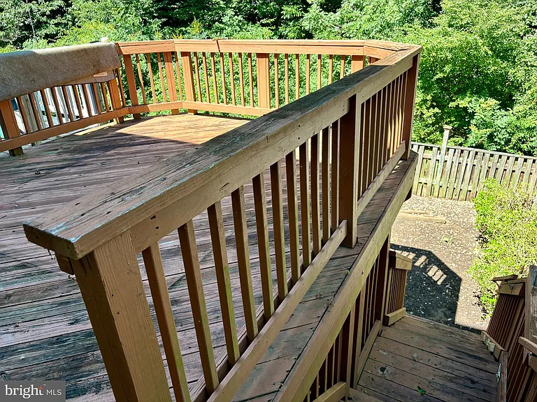 8112 Parkdale Ct — Photo 16