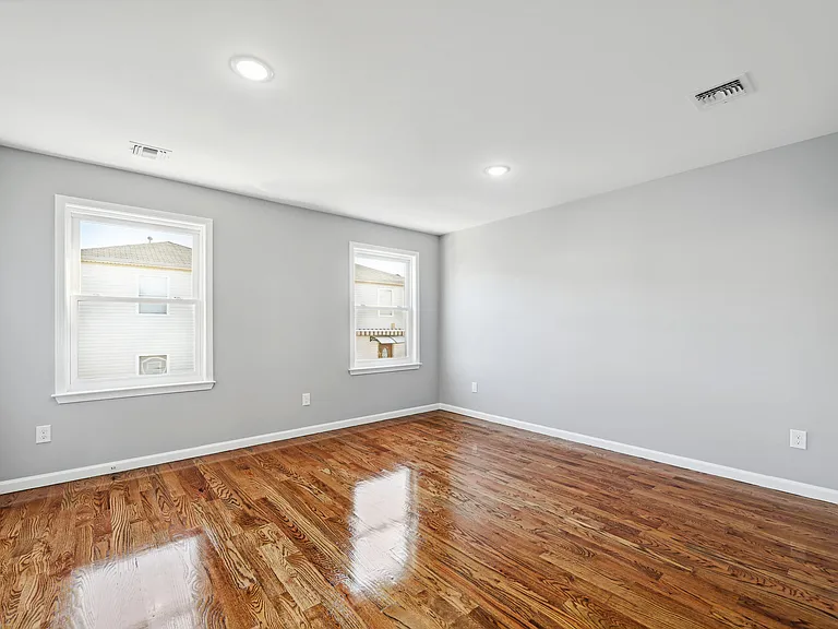 531 Livingston St #B — Photo 8