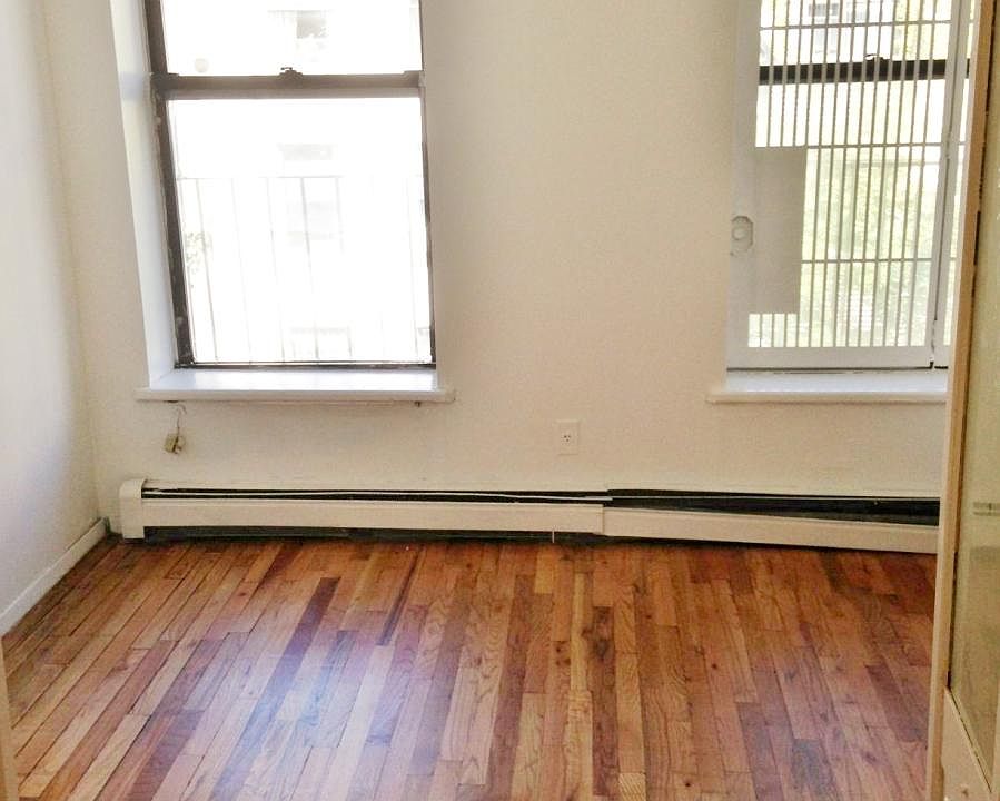 2nd image of 433 W 46th St
