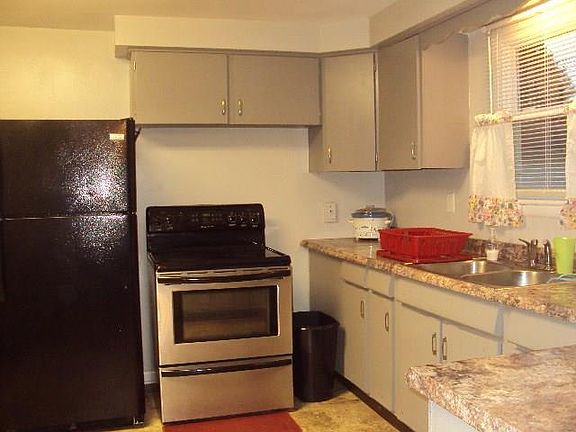 3rd image of 206 Wagner Ave