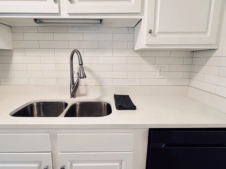 582 Tenbee Ln — Photo 9