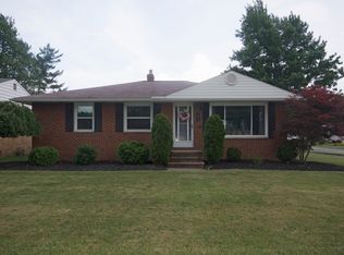 7095 Maplewood Rd, Parma Heights, OH 44130