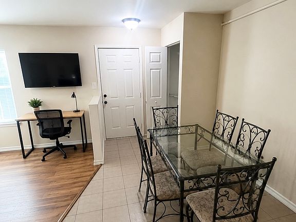 2nd image of 4823 Berwyn House Rd Unit 4823