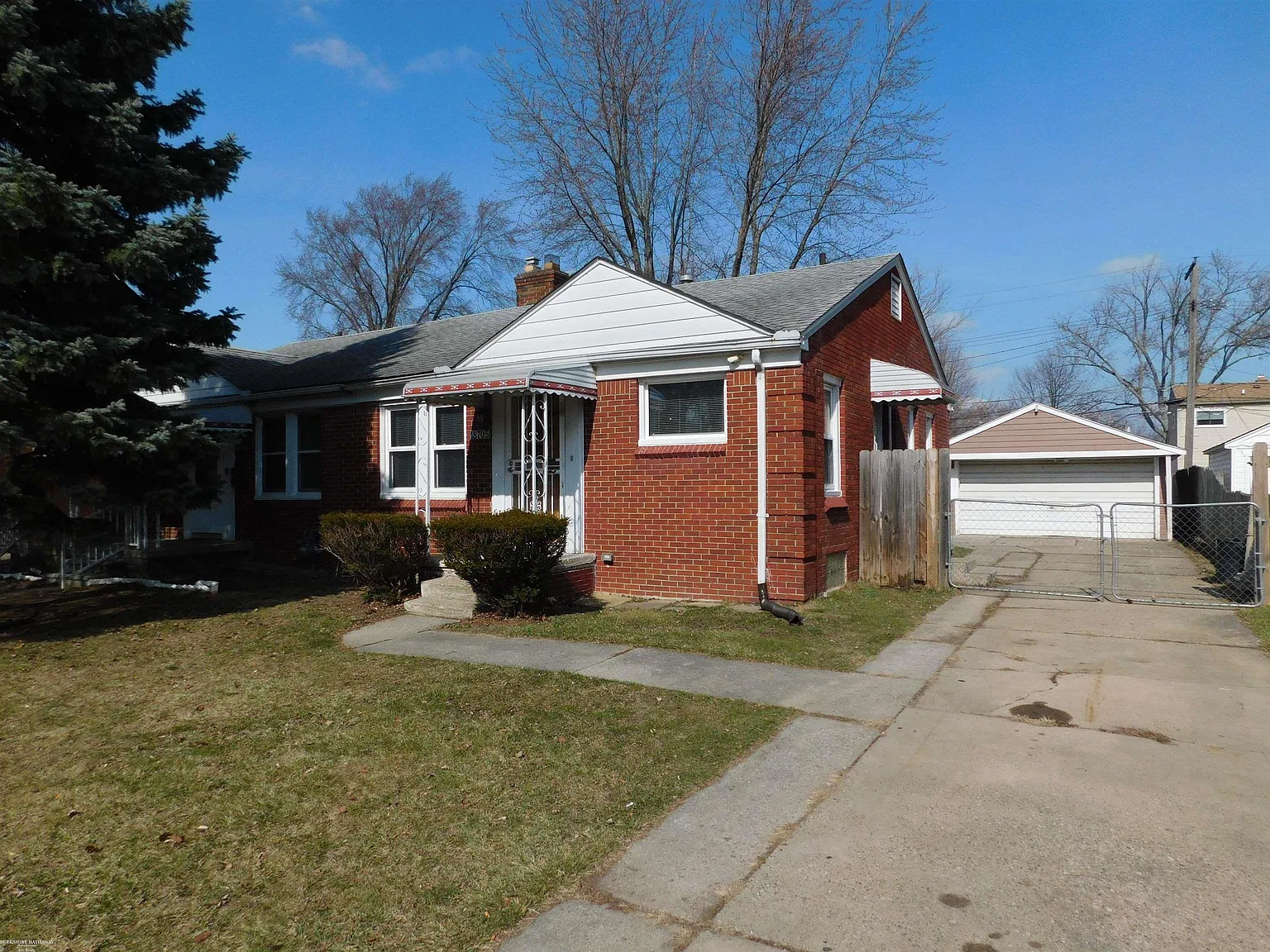 2 bed, 1.0 bath, 720 sqft, $1,250 — Photo 1