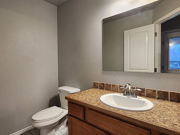 5th image of 912 E Georgia Ave