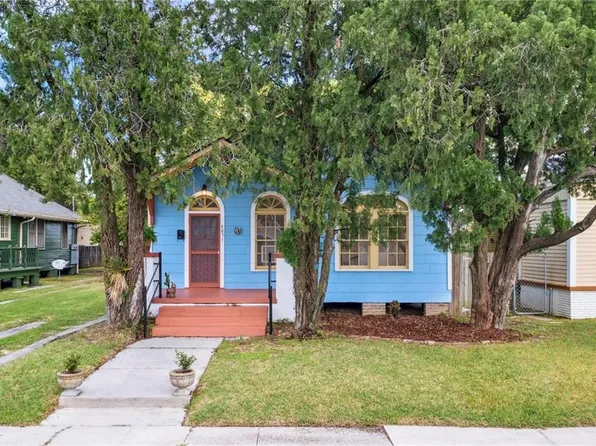 4051 Piedmont Dr, New Orleans, LA 70122