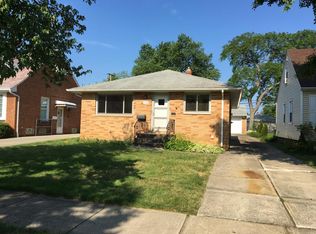 1536 Winchester Rd, Lyndhurst, OH 44124