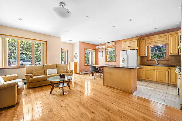 Sold by Remax Real Estate Professionals | media 3