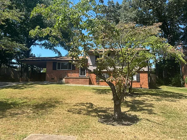 3 bed, 1800 sqft, $2,500 — Photo 2