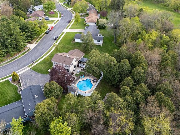 4th image of 183 Green Hill Cir