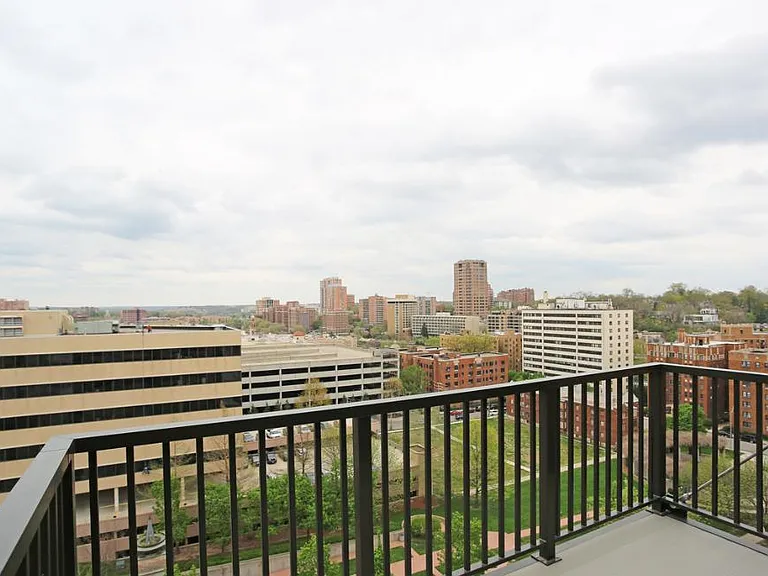Plaza House — Photo 16