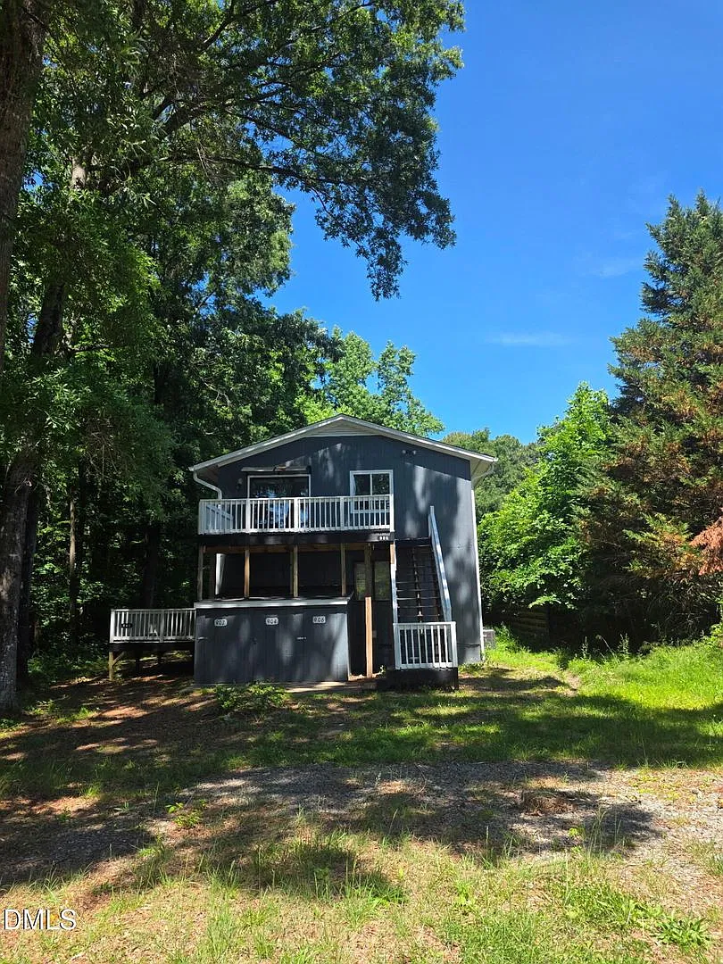 902 W Chatham St — Photo 1