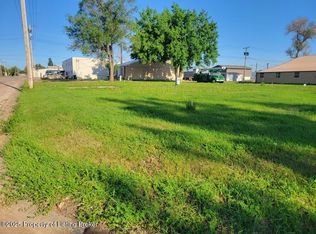 411 1/2 1st Ave E, Lemmon, SD 57638