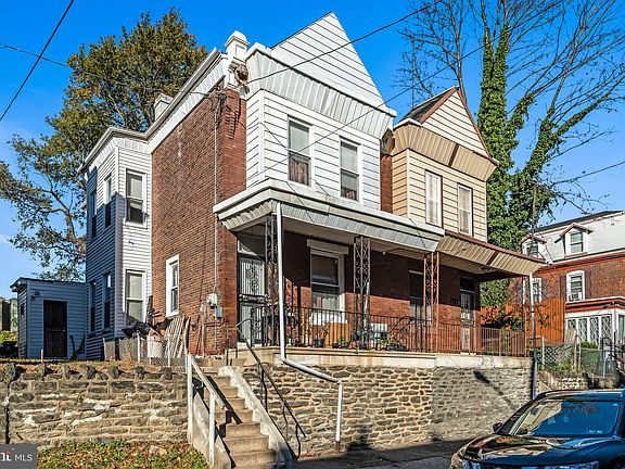 2nd image of 1525 W Champlost St