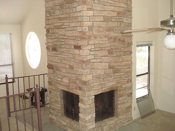 Two-sided Fireplace