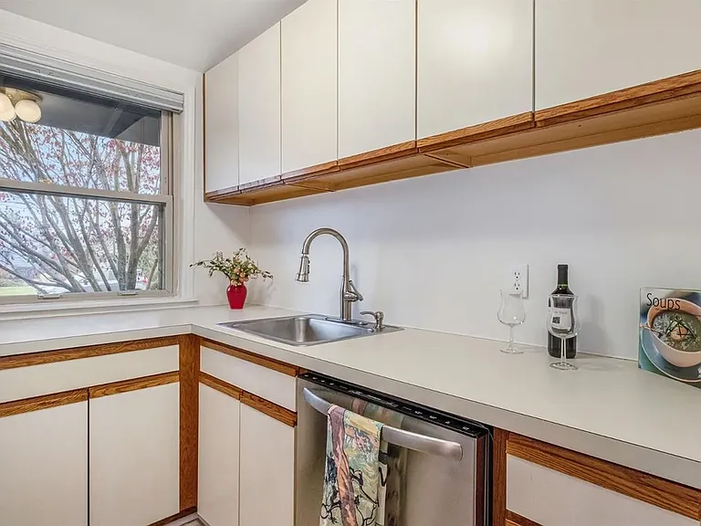 3412 Edgewood Dr #3412 — Photo 9