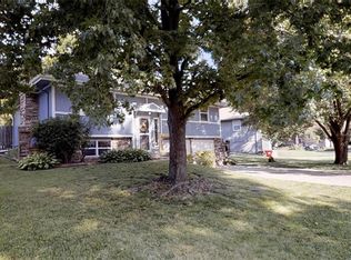 2928 Iva Dr, Independence, MO 64057