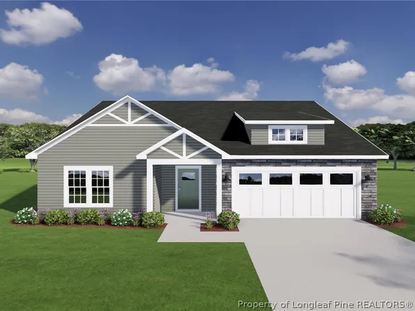 257 Bourbon St, Raeford, NC 28376