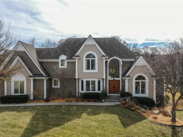 13801 Goodman St, Overland Park, KS 66223