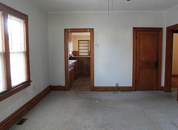 4th image of 304 5th Ave S