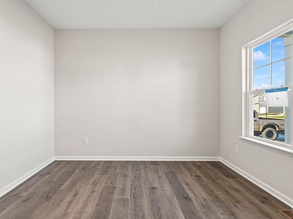 4th image of 6125 Lakefield Pl