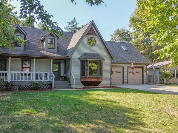 29401 Pine Row Trl, Dowagiac, MI 49047