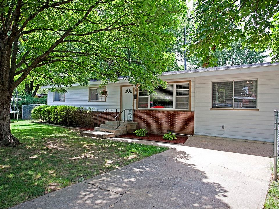 1st image of 806 Norwood St