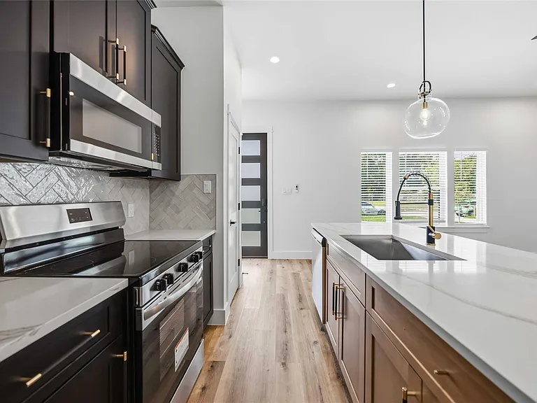 4027 Cork Dr — Photo 5