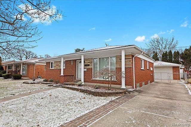 1st image of 26633 Woodshire St