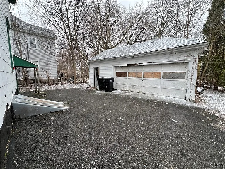 229 Kellogg St — Photo 17