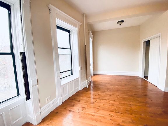 3rd image of 364 Park Pl #2