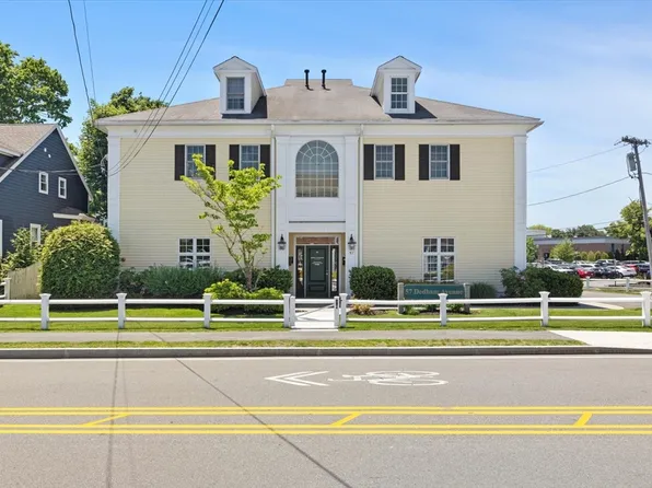 57 Dedham Ave APT 201, Needham, MA 02492