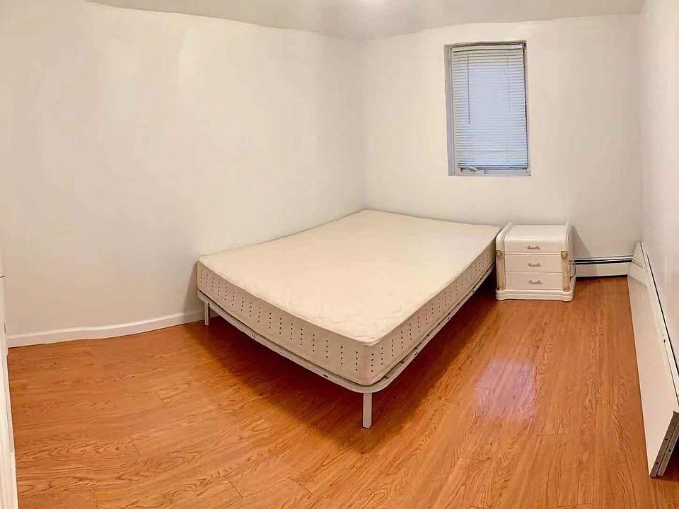 1st image of 481 Newton St