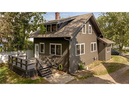 215 Chippewa St Photo 1