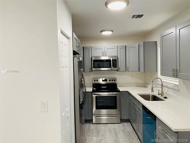 1320 NW 3rd St — Photo 3