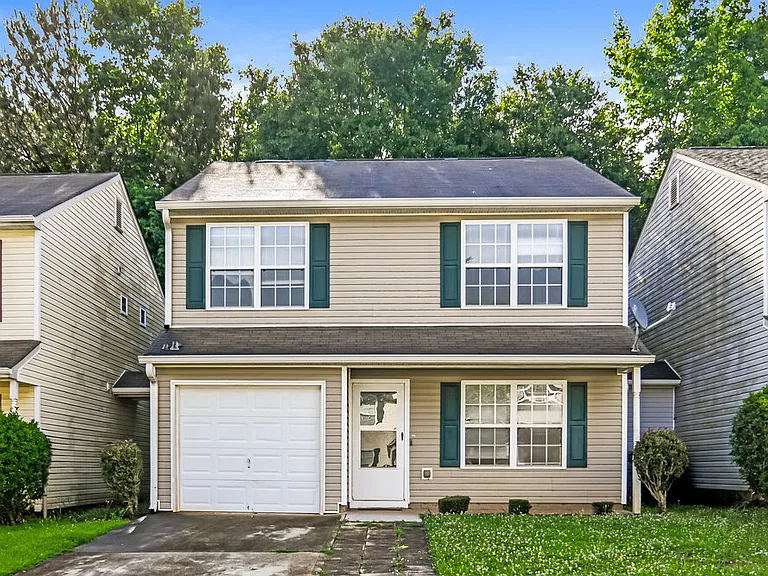 327 Coral Cir — Photo 1