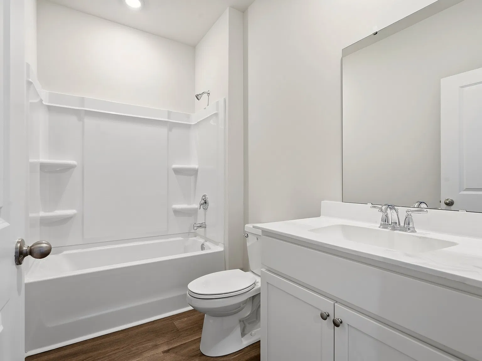 4 bed, 1600 sqft, $2,400 — Photo 1