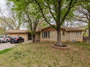 912 E Wedgewood Dr, Derby, KS 67037