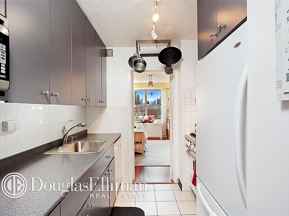 3rd image of 345 E 86th St APT 12E
