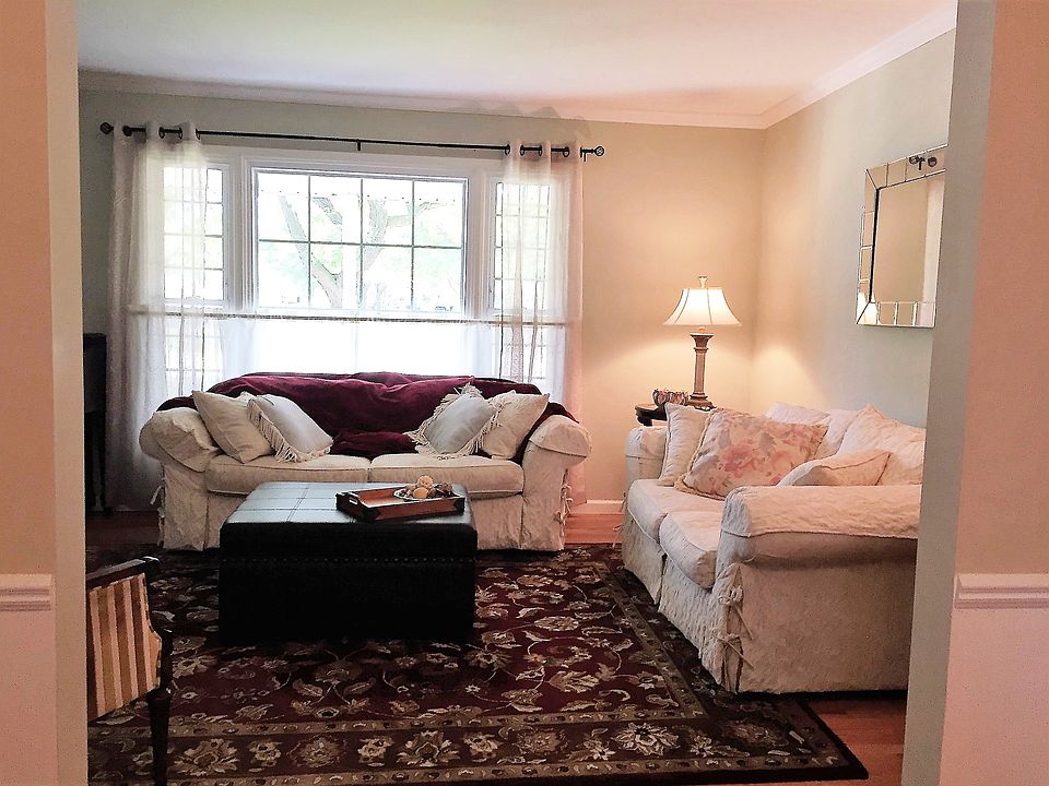 2nd image of 1124 Mayberry Dr