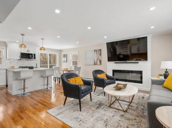 76 Bedford St, West Bridgewater, MA 02379