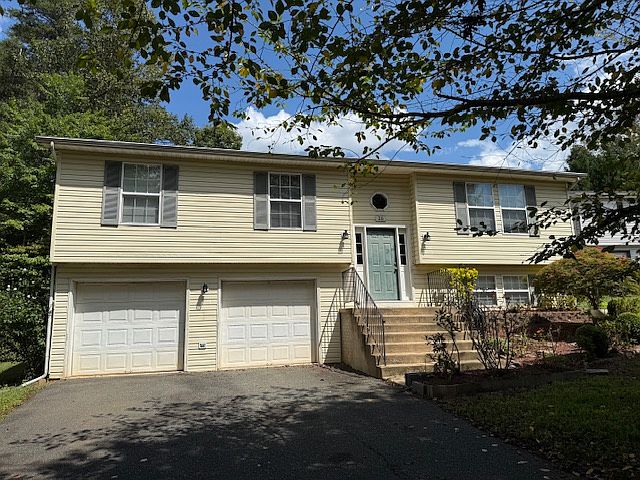 1st image of 20 Bonnie Lee Ct