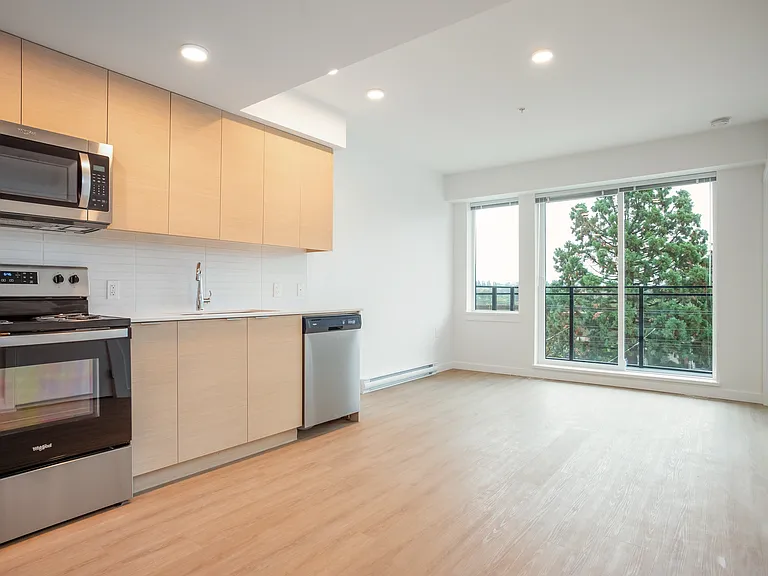 3655 Victoria Dr — Photo 58