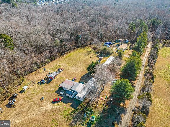 3rd image of 21170 Western Branch Ln