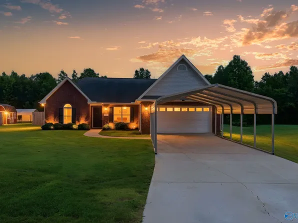 112 White Willow Ct, Hazel Green, AL 35750
