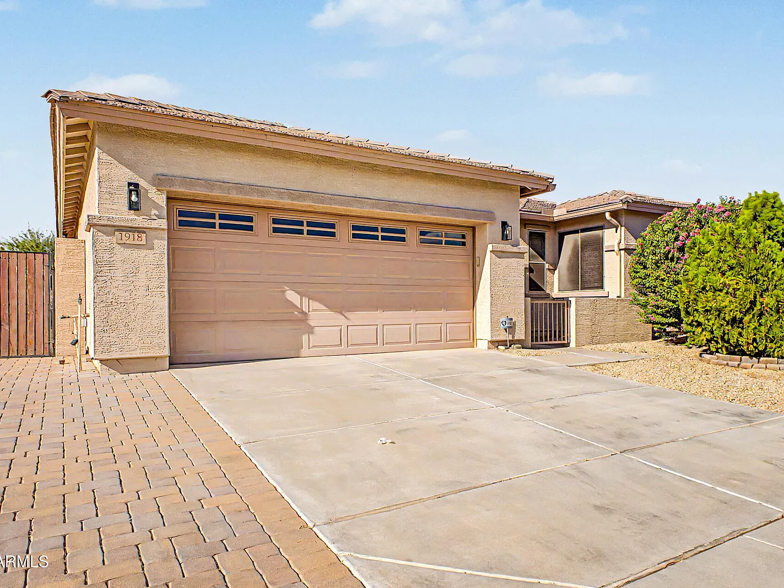 4 bed, 3.0 bath, 2174 sqft, $2,950 — Photo 4