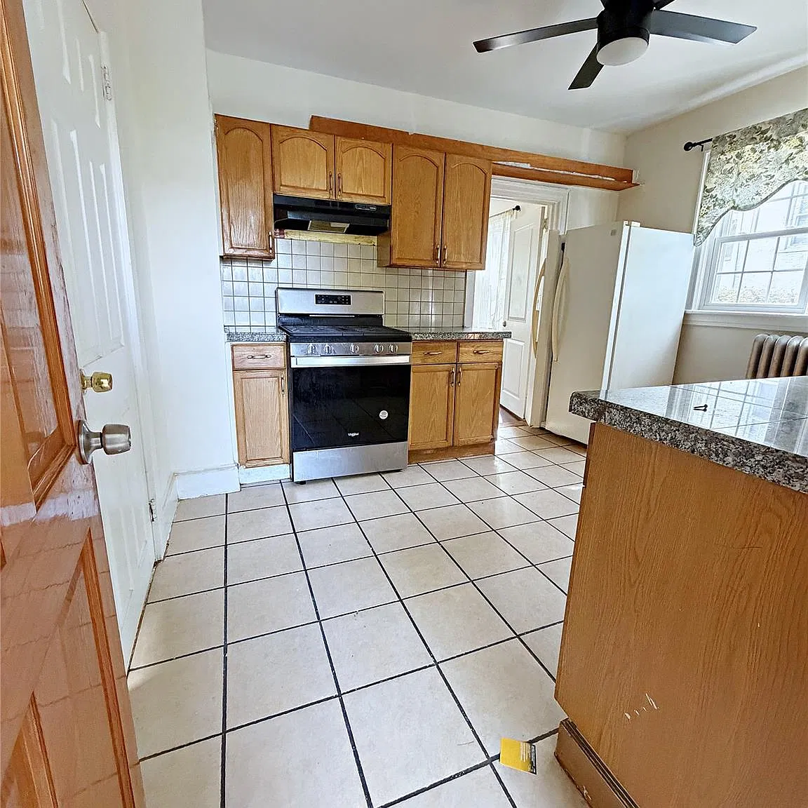 4 bed, 2.0 bath, 1850 sqft, $4,500 — Photo 4