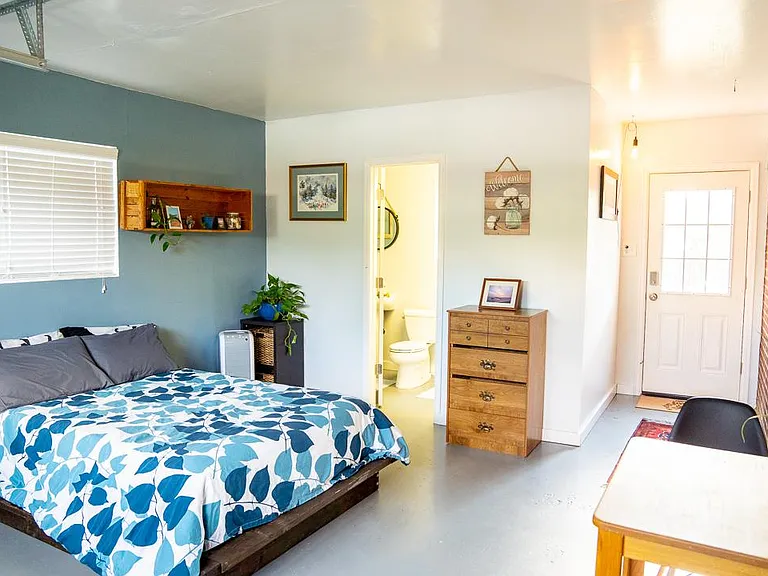 8833 Kent St — Photo 1
