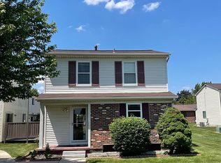 2824 Roundtree Dr, Troy, MI 48083